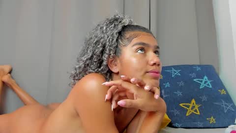 Snapshot of rennatta_sx chatting on December 13, 2:05 pm Renata online show from December 13, 2:05 pm