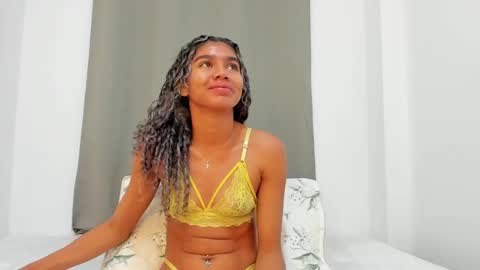 Snapshot of rennatta_sx chatting on February 8, 11:01 am Renata online show from February 8, 11:01 am