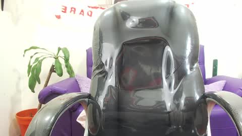 R E N E  online show from December 4, 4:43 am