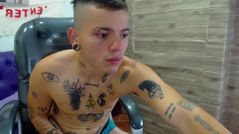 R E N E  online show from December 7, 4:09 am