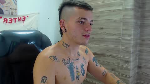 R E N E  online show from December 7, 7:16 am