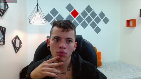 R E N E  online show from December 29, 4:48 am