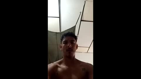 Snapshot of renzondelgado64 chatting on April 9, 9:31 pm renzondelgado64 online show from April 9, 9:31 pm