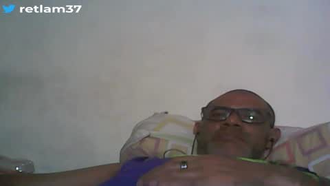 Snapshot of retlam37 chatting on December 3, 9:33 am Walter online show from December 3, 9:33 am
