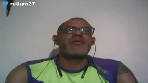 Snapshot of retlam37 chatting on December 5, 7:05 am Walter online show from December 5, 7:05 am