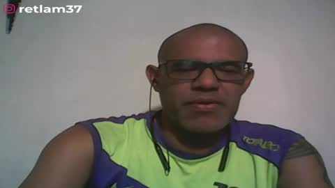 Snapshot of retlam37 chatting on December 9, 4:12 am Walter online show from December 9, 4:12 am