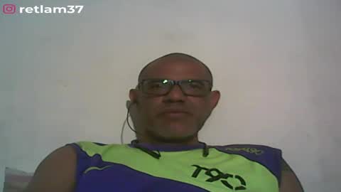 Snapshot of retlam37 chatting on December 9, 10:22 am Walter online show from December 9, 10:22 am