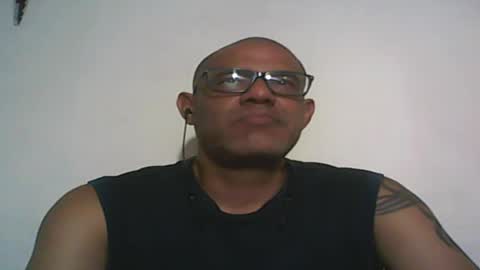 Snapshot of retlam37 chatting on December 31, 10:37 am Walter online show from December 31, 10:37 am