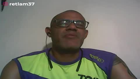 Snapshot of retlam37 chatting on January 7, 3:46 am Walter online show from January 7, 3:46 am