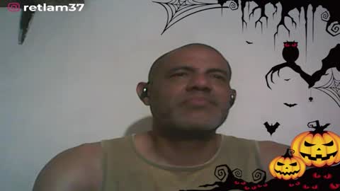 Snapshot of retlam37 chatting on October 22, 4:02 am Walter online show from October 22, 4:02 am