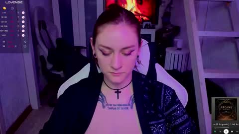 Snapshot of retromarie chatting on November 8, 9:09 am Rie online show from November 8, 9:09 am