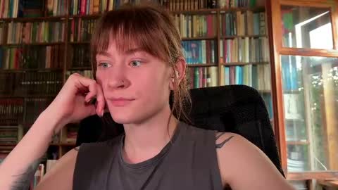 Snapshot of retromarie chatting on May 24, 4:06 am Rie online show from May 24, 4:06 am