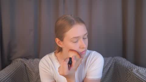 Snapshot of revamcallister chatting on June 19, 4:39 am revamcallister online show from June 19, 4:39 am
