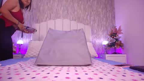 Snapshot of reven_lilith chatting on December 4, 3:05 am REVEN online show from December 4, 3:05 am