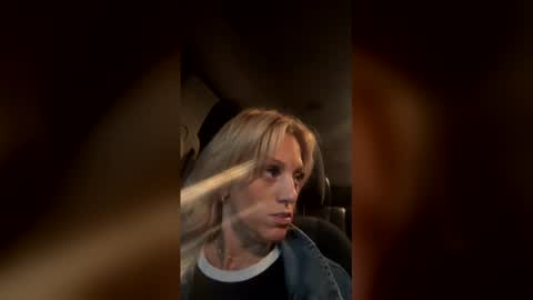 reversecowgirl713 online show from February 18, 7:15 am