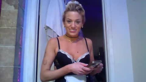 reversecowgirl713 online show from May 1, 3:27 pm
