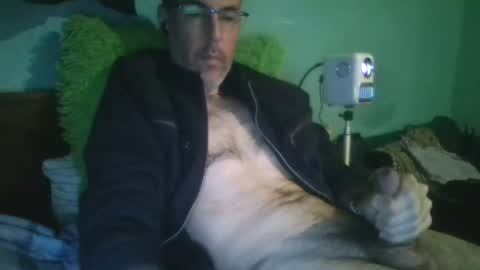 reyes_albert2006 online show from December 15, 6:39 am