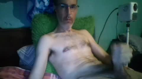Snapshot of reyes_albert2006 chatting on August 7, 6:32 pm reyes_albert2006 online show from August 7, 6:32 pm