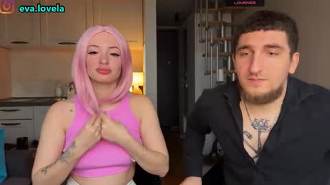 reyeva online show from October 22, 7:30 am