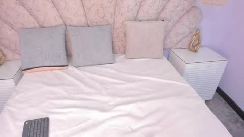 Reze  online show from April 21, 6:44 pm