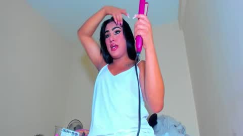 Snapshot of rgmo17 chatting on October 29, 12:02 am ROBERTA online show from October 29, 12:02 am