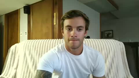 Snapshot of rguy114 chatting on October 5, 10:29 pm Ryan online show from October 5, 10:29 pm