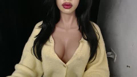 Lyn online show from February 16, 8:43 am