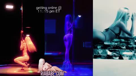 Snapshot of riababe chatting on September 11, 3:06 am ria  online show from September 11, 3:06 am