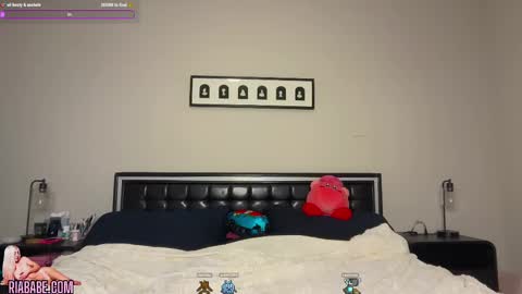Snapshot of riababe chatting on September 12, 2:44 am ria  online show from September 12, 2:44 am