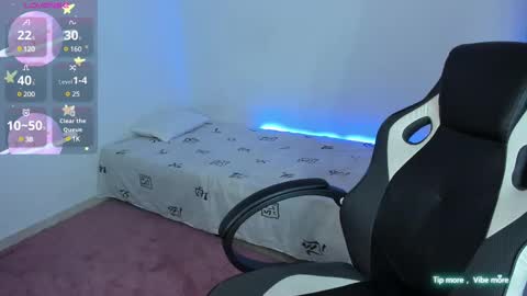 Snapshot of riana_kean chatting on February 25, 2:36 am RianaK online show from February 25, 2:36 am