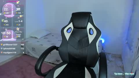 Snapshot of riana_kean chatting on February 27, 4:20 am RianaK online show from February 27, 4:20 am