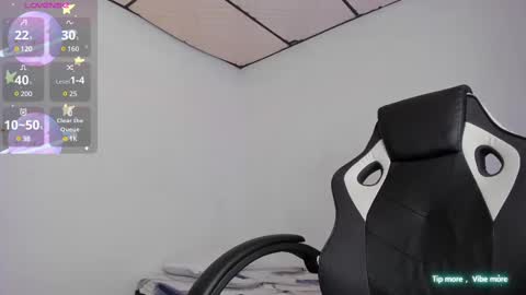 Snapshot of riana_kean chatting on March 1, 9:48 pm RianaK online show from March 1, 9:48 pm