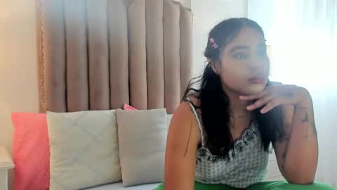 Snapshot of riby_ chatting on November 30, 7:40 pm riby online show from November 30, 7:40 pm