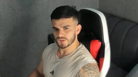 ricardogonzalez666 online show from January 3, 1:05 am