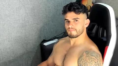 ricardogonzalez666 online show from October 5, 12:20 am