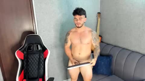 ricardogonzalez666 online show from October 26, 7:20 pm