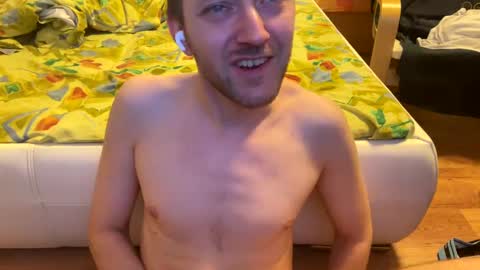 Snapshot of ricciardio chatting on February 12, 5:05 am ricciardio online show from February 12, 5:05 am