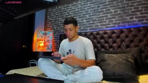 --- Richar --- online show from December 18, 2:45 pm