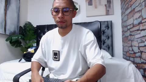 richar_voller online show from December 28, 11:19 am