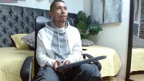 richar_voller online show from February 18, 11:00 am