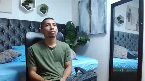 richar_voller online show from March 3, 11:11 am