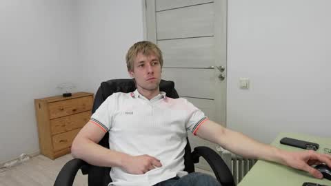 Snapshot of richard_hards chatting on May 7, 6:41 am RICHARD HARDS online show from May 7, 6:41 am
