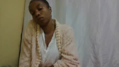 Snapshot of richella34 chatting on June 18, 11:20 pm richella34 online show from June 18, 11:20 pm