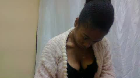 Snapshot of richella34 chatting on June 25, 7:24 am richella34 online show from June 25, 7:24 am