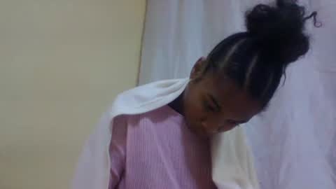 Snapshot of richella34 chatting on July 2, 6:52 am richella34 online show from July 2, 6:52 am