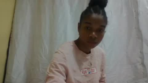 Snapshot of richella34 chatting on July 5, 9:11 pm richella34 online show from July 5, 9:11 pm