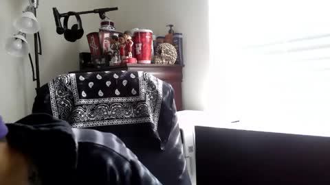Snapshot of rickavelli chatting on June 1, 10:00 pm Rick online show from June 1, 10:00 pm