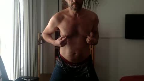 Snapshot of rickcamman chatting on January 29, 8:18 am Rick online show from January 29, 8:18 am