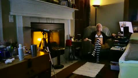 PINK HOLE TWINK online show from January 18, 4:04 am