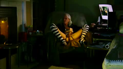 PINK HOLE TWINK online show from January 22, 5:26 am